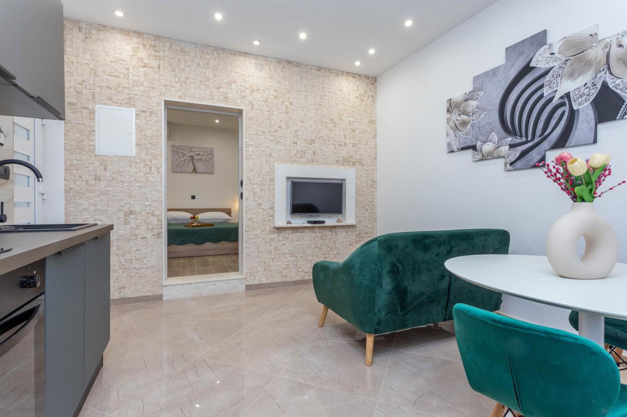 Apartment Zastupac 8761C ฮวาร์ ภายนอก รูปภาพ